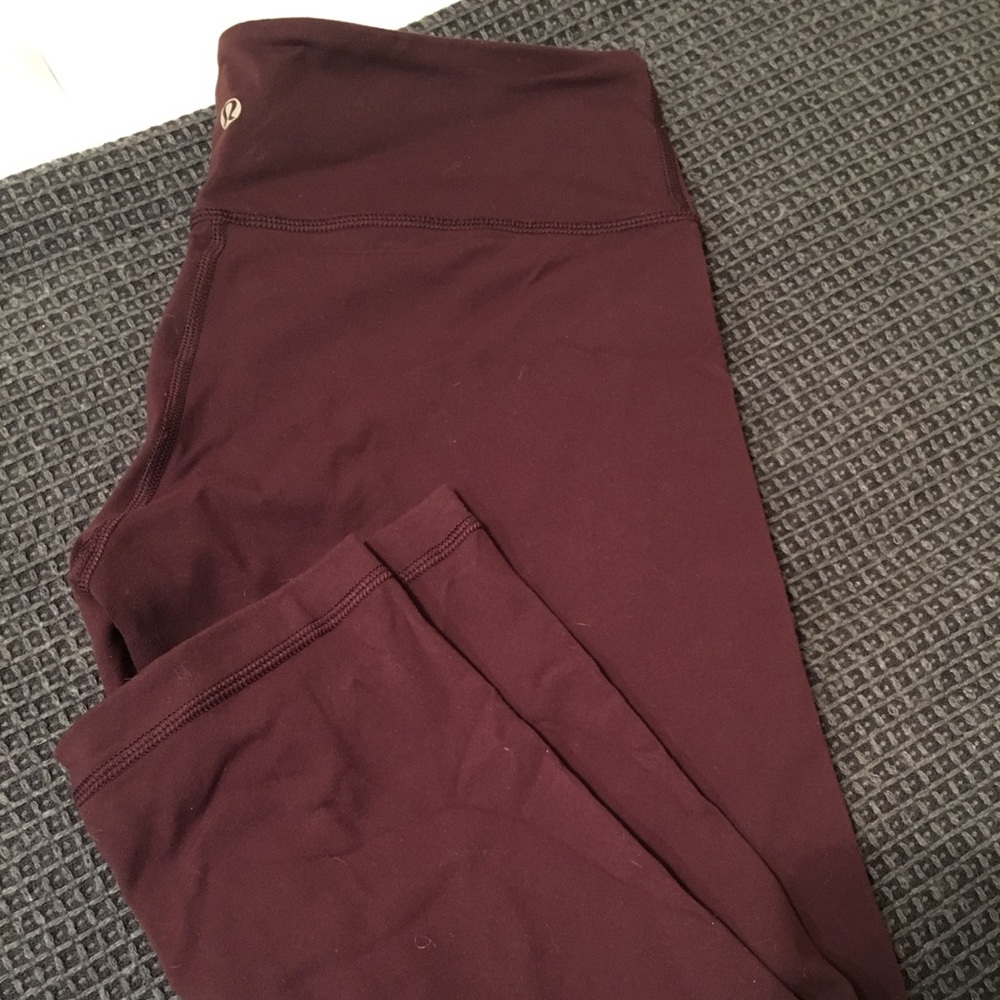 Lululemon maroon Wunder Under Capri